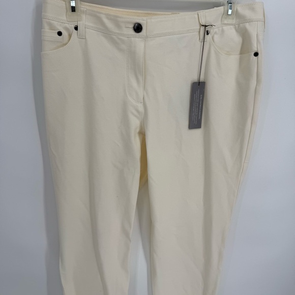 Chicos Womans So Slimming Ankle Pants Size 2.5 (US 14) Off White Slim Leg NWT - Picture 4 of 12